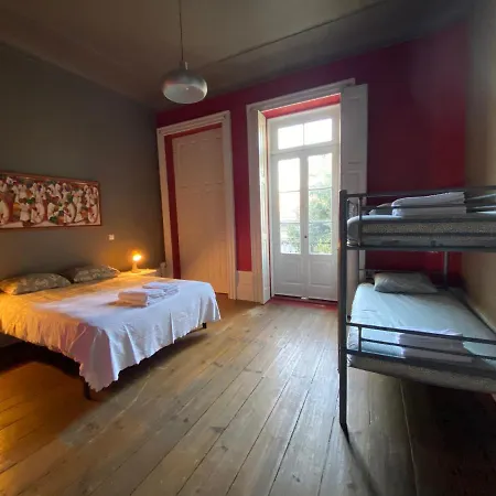 Guest house The Yellow House 2*